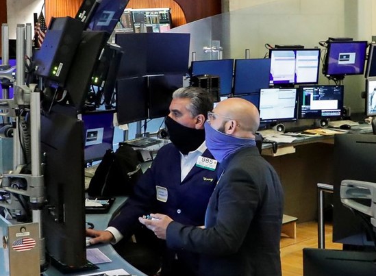 Những gã khổng lồ công nghệ cùng virus kéo giá Cổ phiếu phố Wall sụt giảm