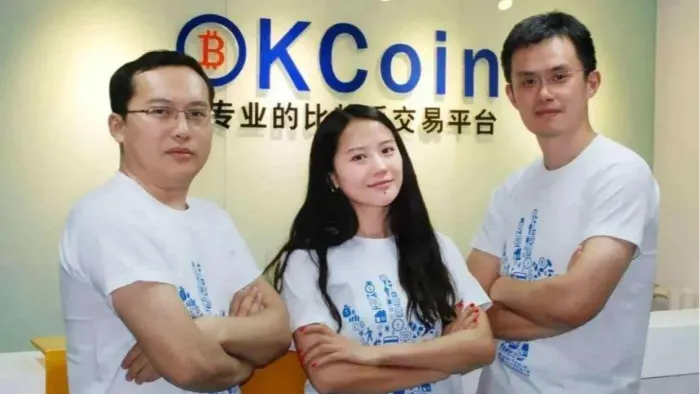 Yi He và CZ bên cạnh Star Xu, nhà sáng lập sàn OKCoin. Nguồn: Financial Times.